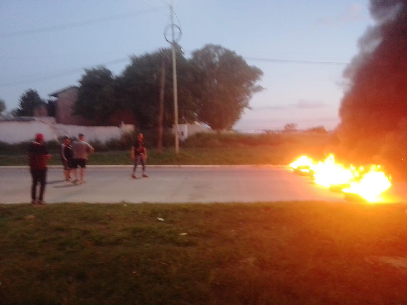 VECINOS DE RANELAGH REALIZAN CORTE DE CALLE EN PROTESTA POR FALTA DE ...