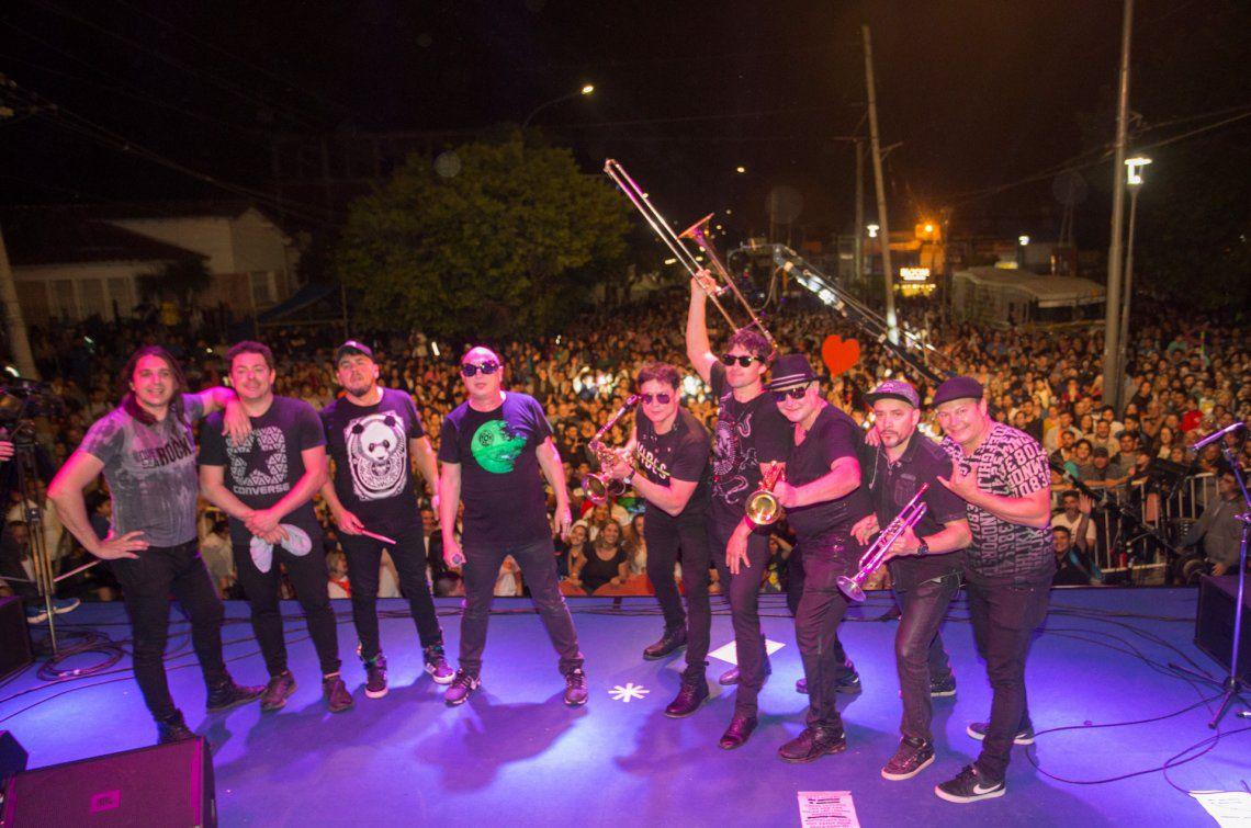 la-mosca-ofrecio-un-show-el-cierre-los-festejos-los-59-anos-la-autonomia