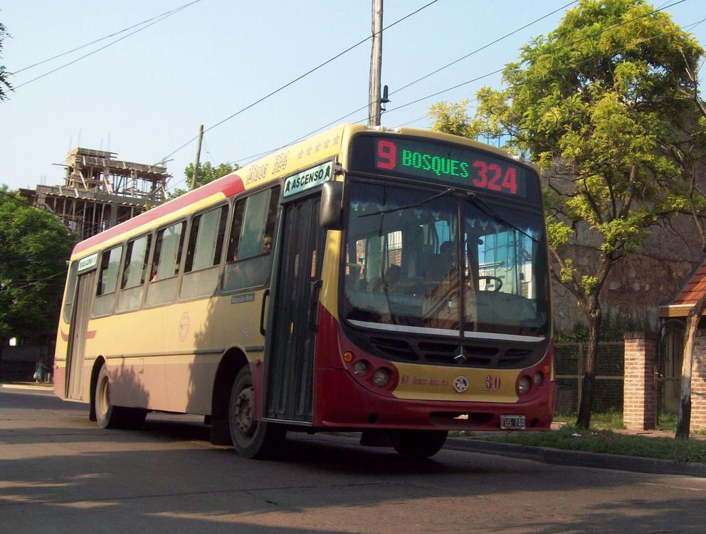 Línea_324_en_Florencio_Varela_II