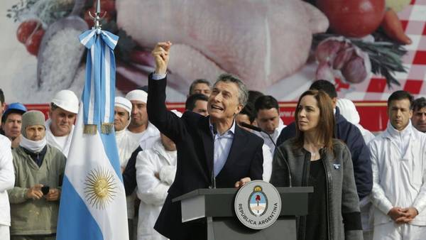 CRESTA-ROJA-Macri-Gustavo-Ortiz_CLAIMA20160520_0117_28
