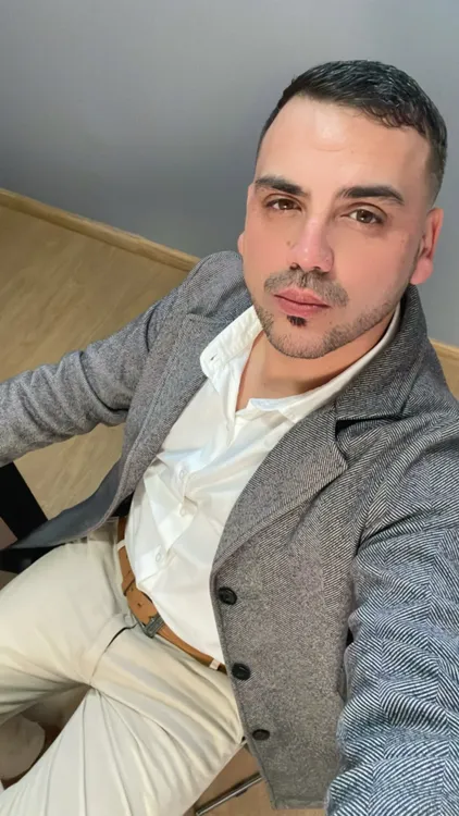 ABD23EBB-B7CD-4DE2-8F48-783DC83C689E