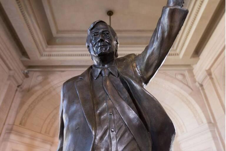 como-era-la-estatua-de-nestor-kirchner-que-se-NIBCAD7PJBGNFBD2KHZVSZBVHI