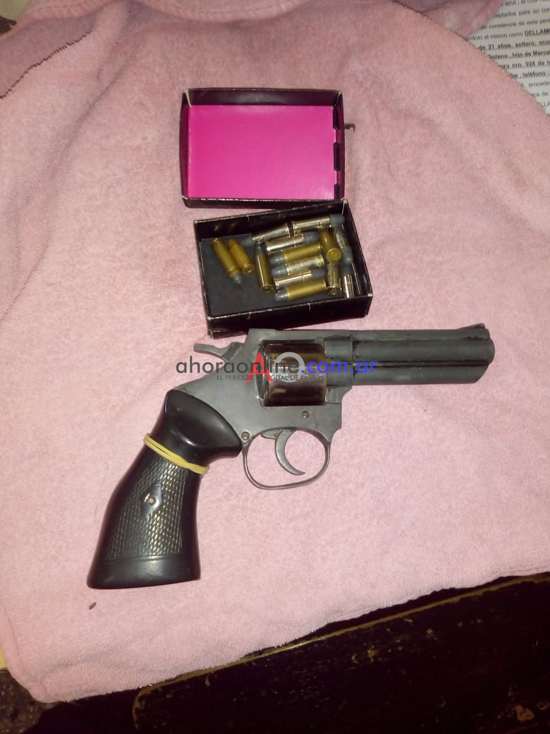 REVOLVER