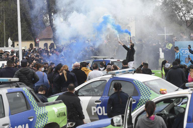 POLICIAS