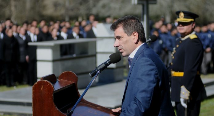 Acto-aniversario-Escuela-de-Policía-Juan-Vucetich-1-696x378