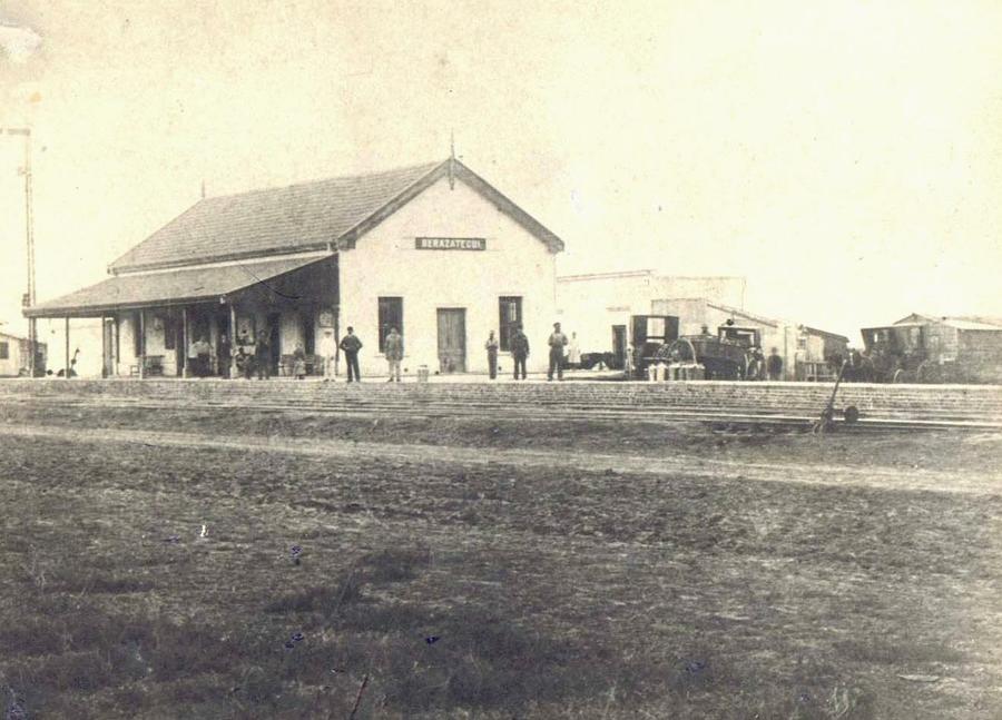 antigua fotografia de la estación ferroviaria Berazategui